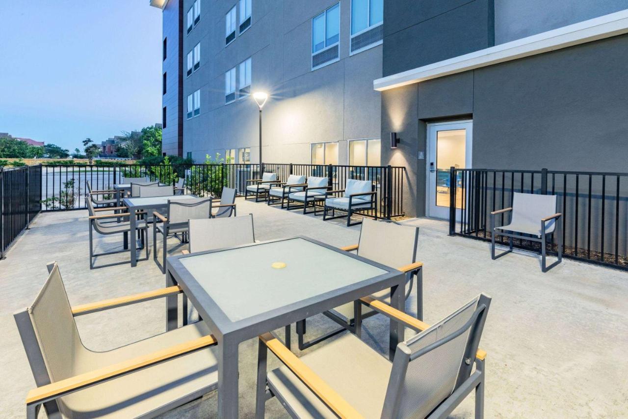 La Quinta Inn & Suites By Wyndham Texas City I 45 Buitenkant foto